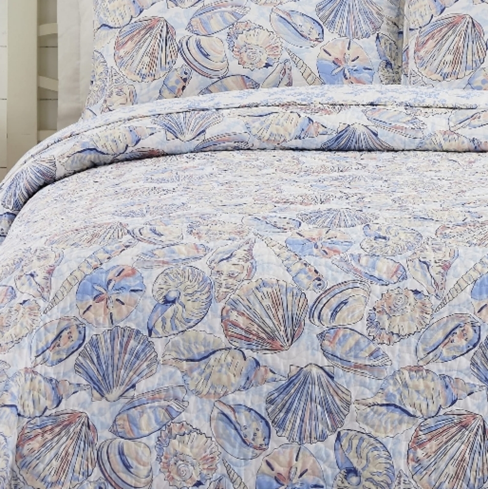 Vera Bradely Morning Shores Seashell King Quilt